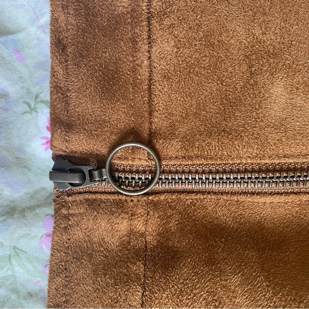 Luxe brown suede skirt with pull zipper from old navy never been worn